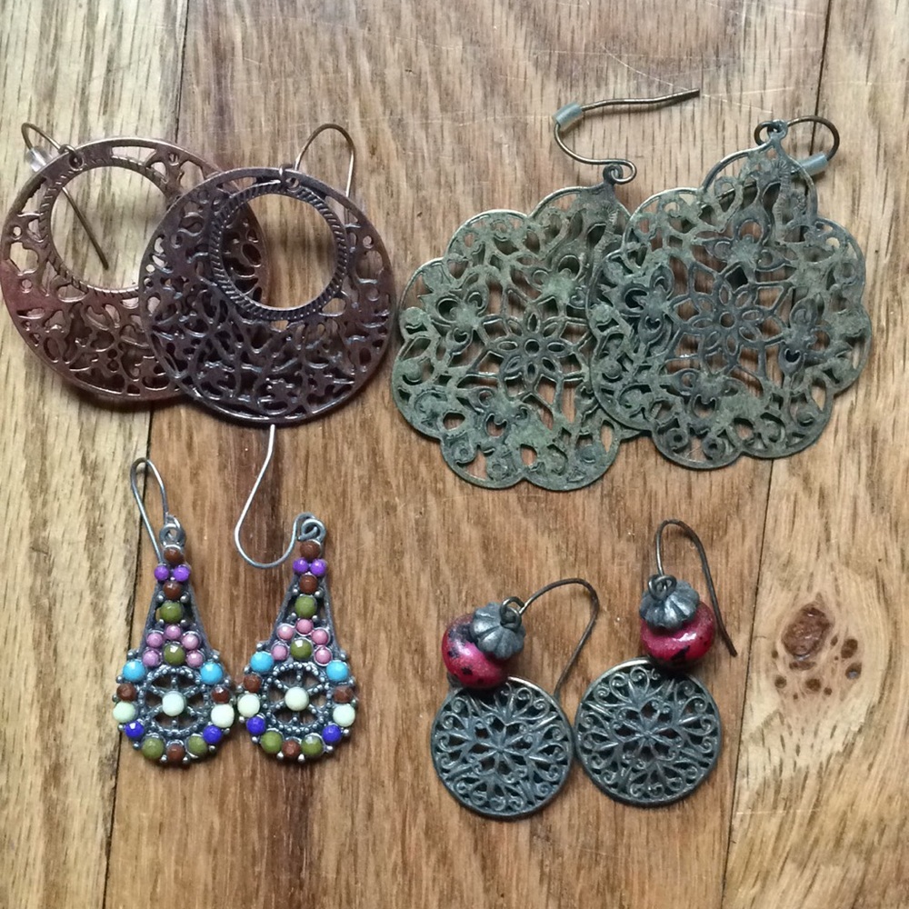 Lot 4 pairs of earrings, mix brands